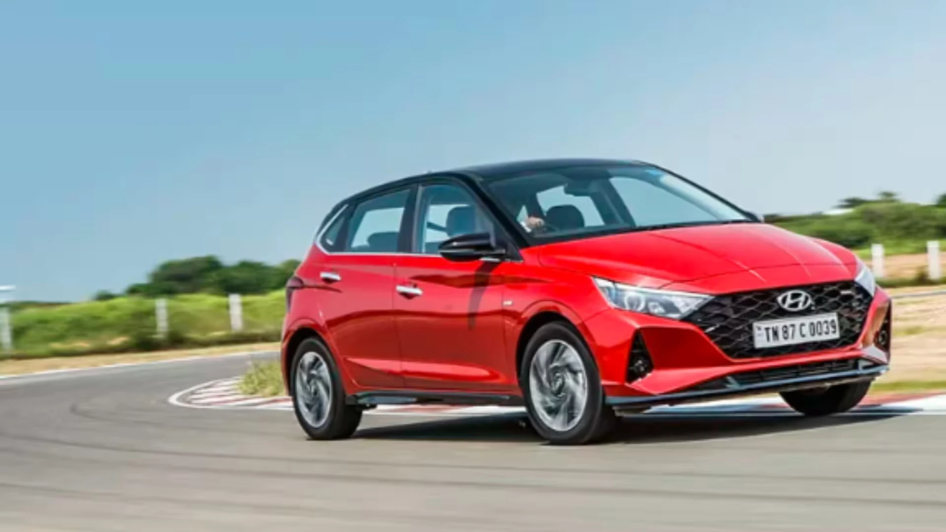 HYUNDAI i20 - Image 2