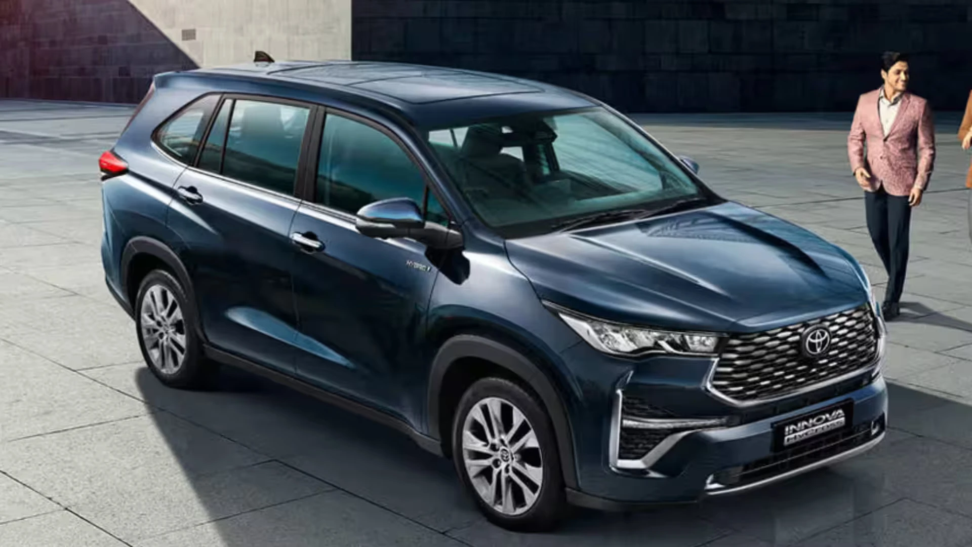 TOYOTA Innova Hycross - Image 4