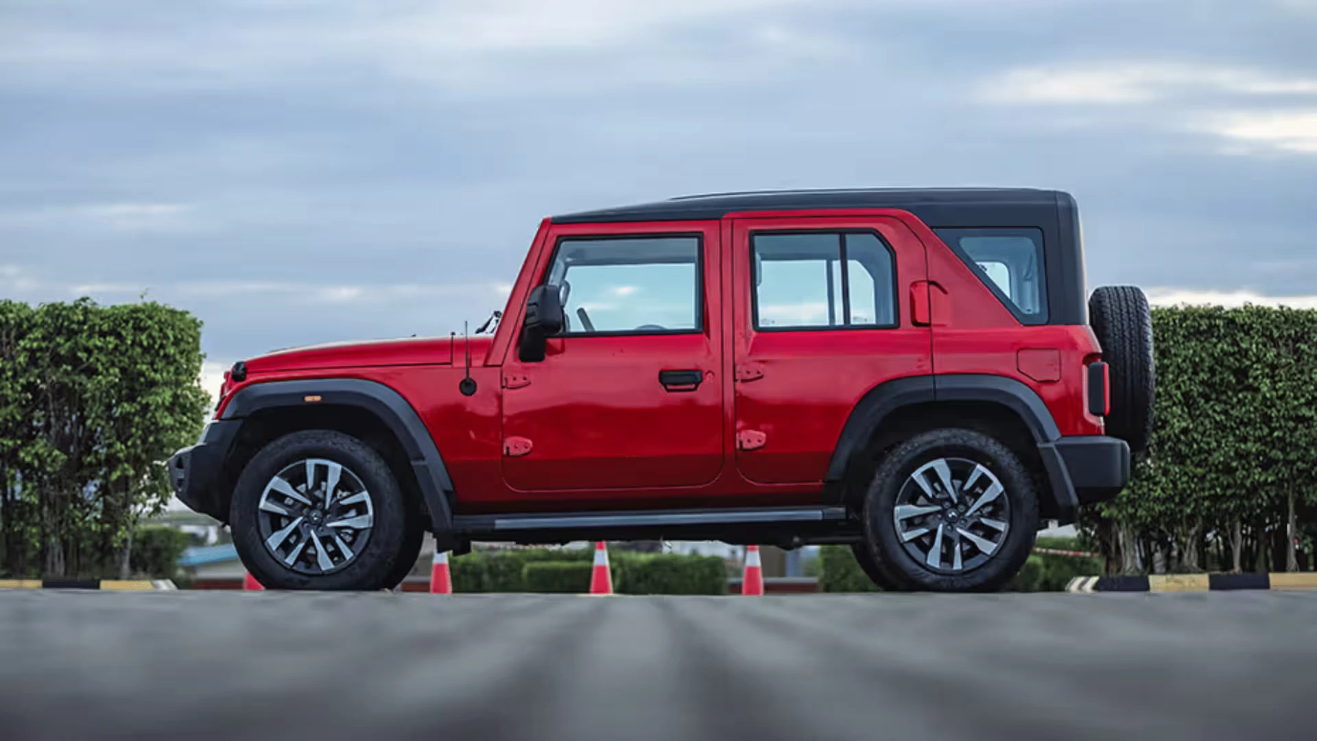 Mahindra Thar ROXX - Image 4