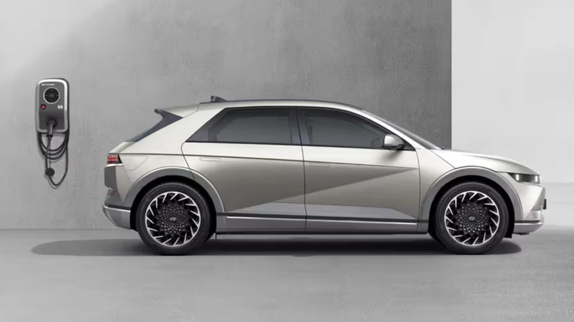 HYUNDAI Ioniq 5 - Image 5