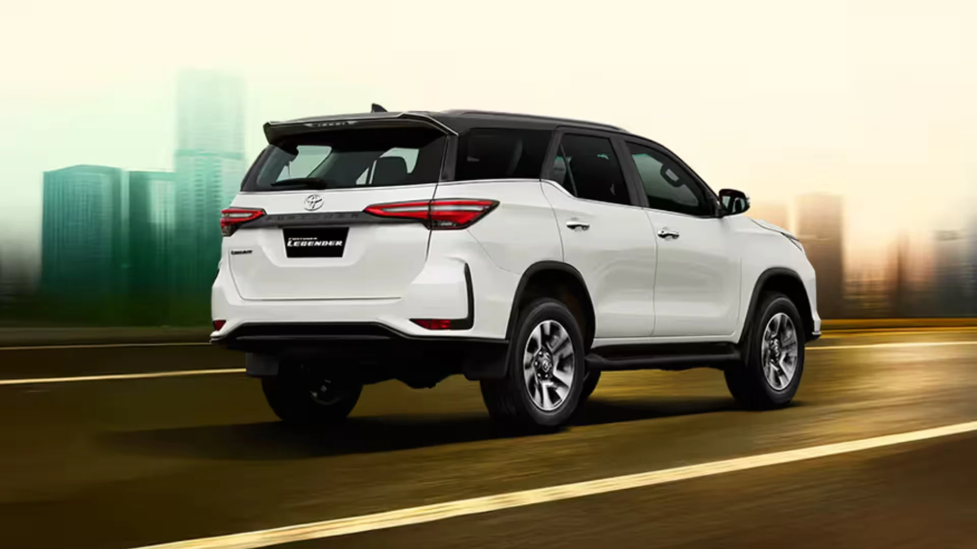 TOYOTA Fortuner Legender - Image 1