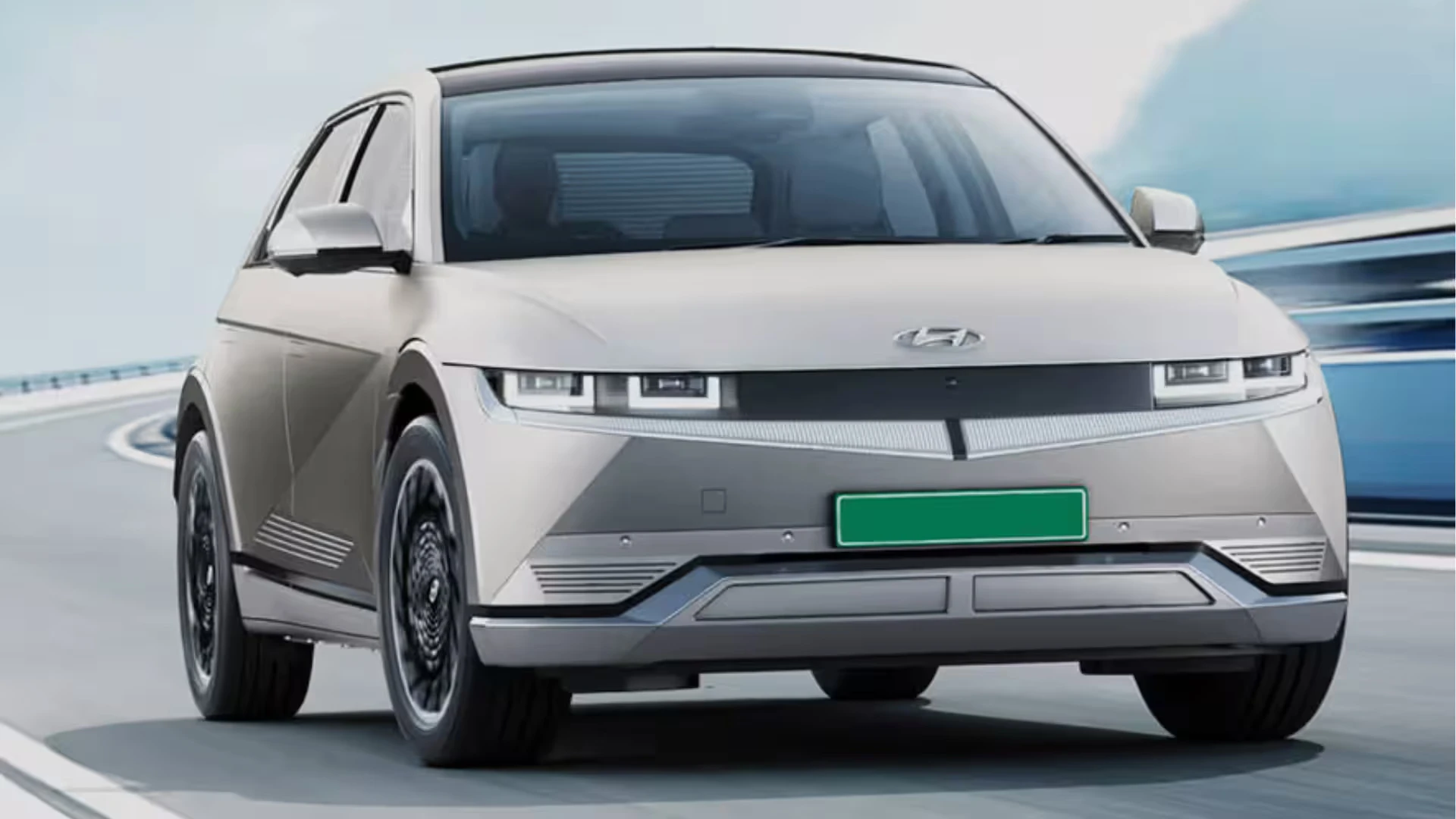 HYUNDAI Ioniq 5 - Image 2