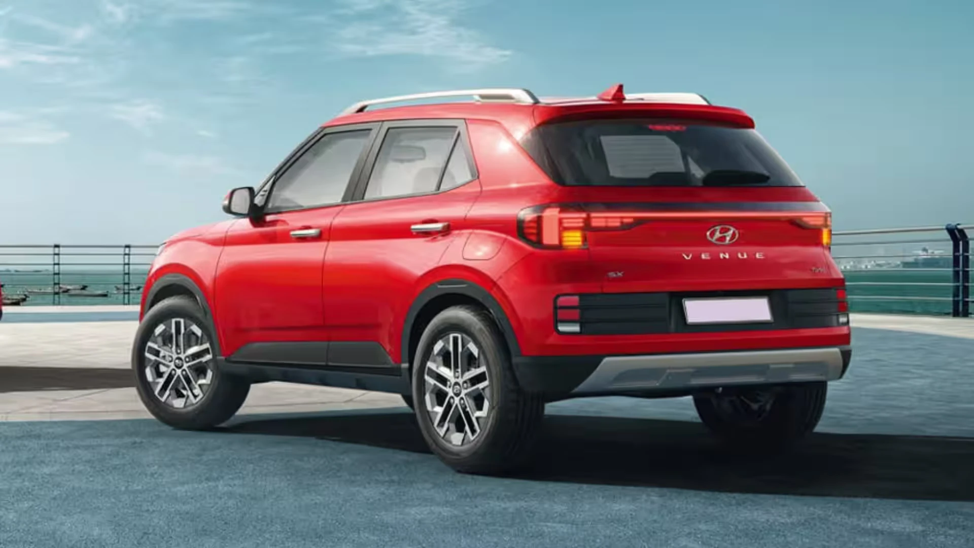 HYUNDAI Venue - Image 4