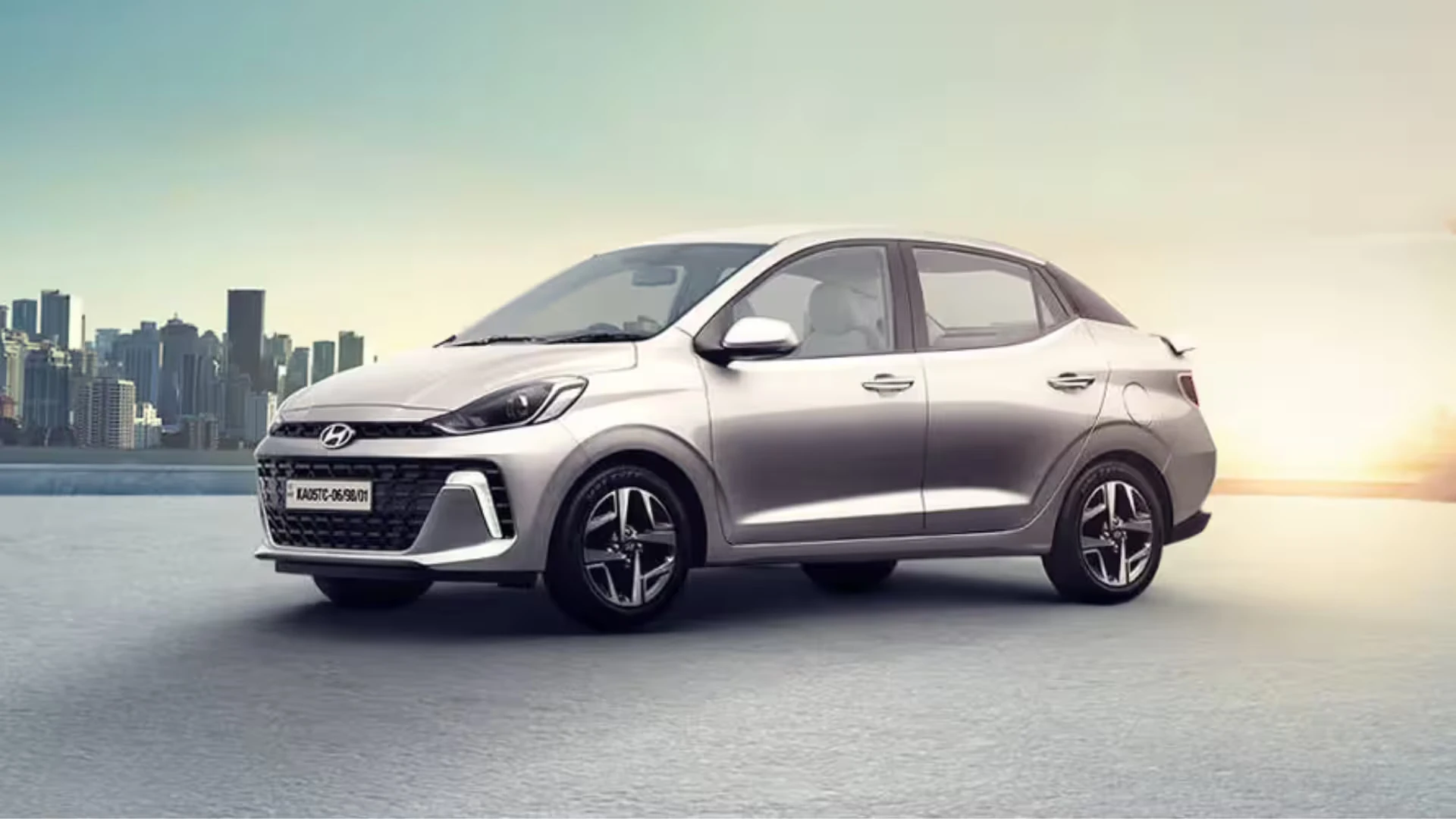 HYUNDAI Aura - Image 4